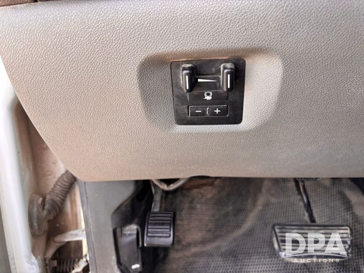 2012-chevrolet-3500-image-70