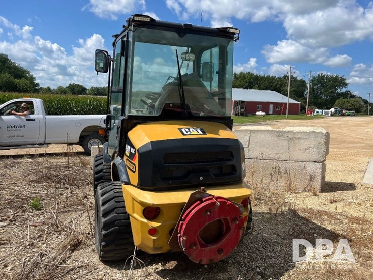 2015-caterpillar-903c-image-8