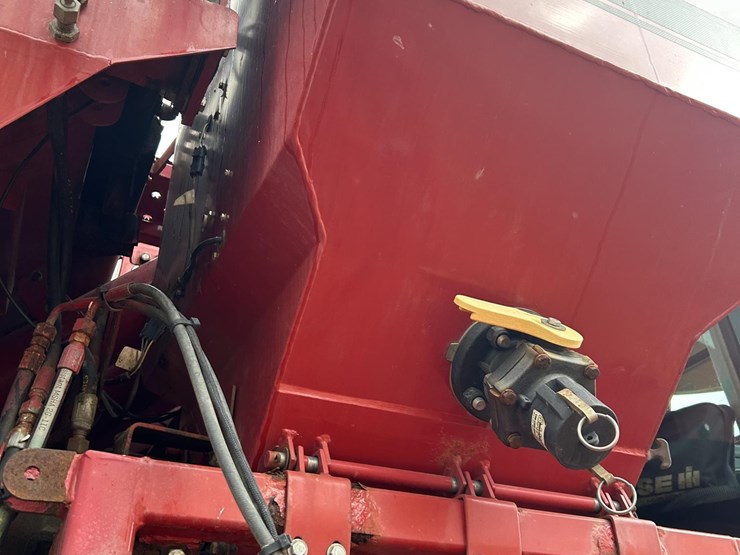 2010-case-ih-titan-3520-image-19