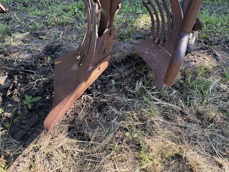 ih-3-14”-slat-bottom-trailing-plow,-clutch-lift-image-8