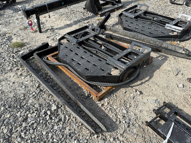 #2000-•-#26268-•-unused-giyi-60"-skid-steer-side-shift-fork-dcyhc2507193-image-5
