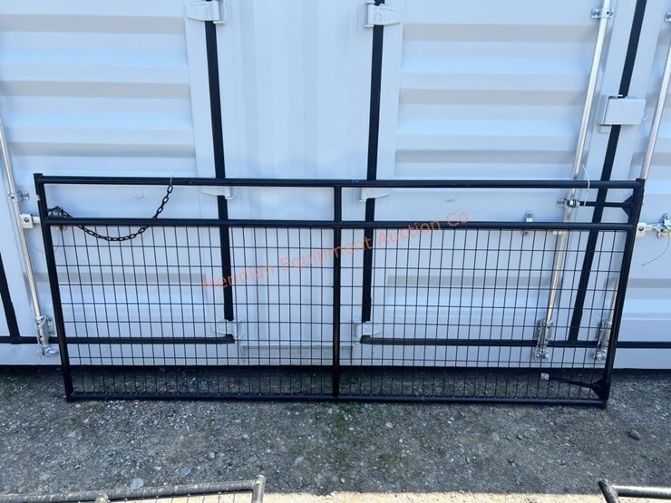 1--10'-mesh-farm-gate-image-2