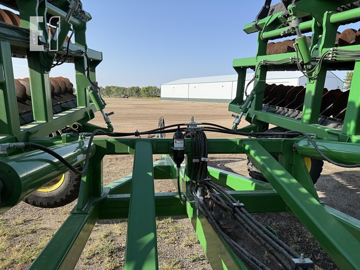 2021-john-deere-2680h-image-45