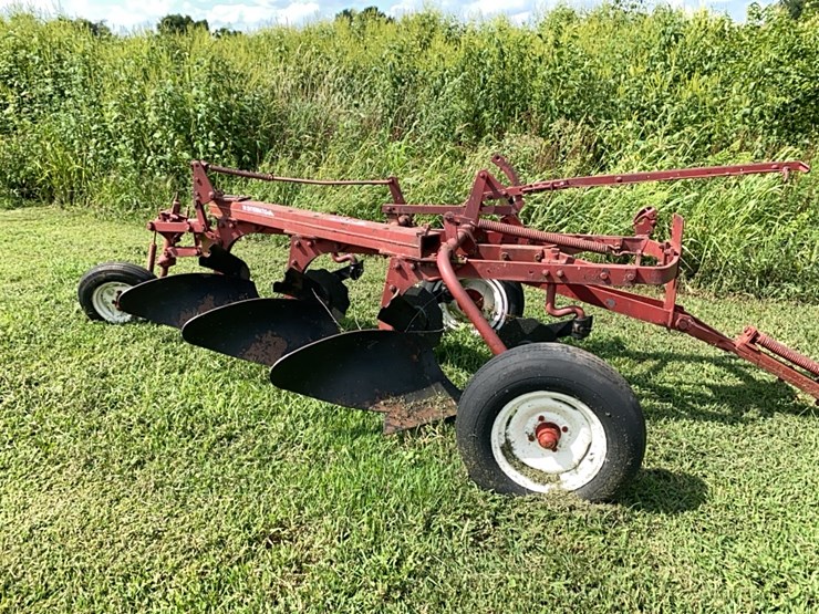 ih-plow-image-1