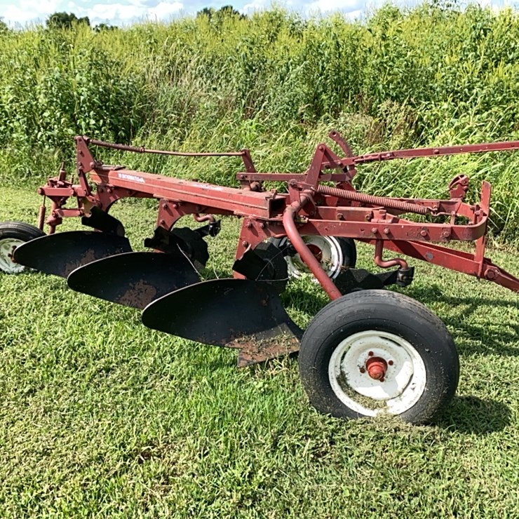 IH Plow