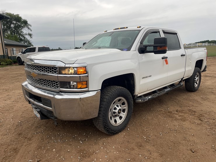 2019-chevrolet-silverado-3500-image-1