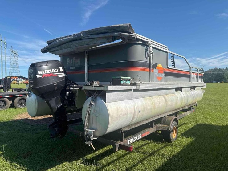 1988-basstracker-20'-pontoon-boat-image-3