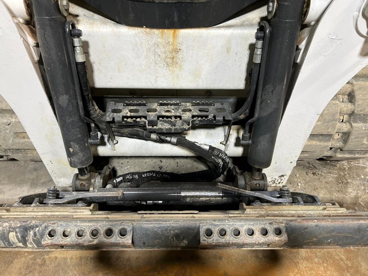 2021-bobcat-t740-image-10