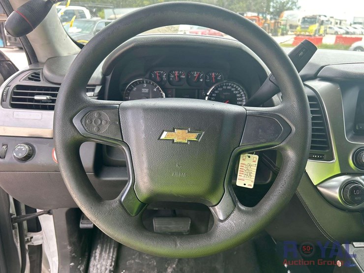 2016-chevrolet-tahoe-image-12