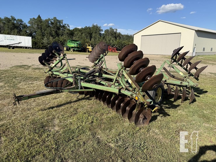 john-deere-fwb-image-1