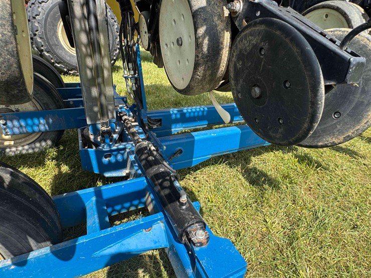 2014-kinze-3600-image-52