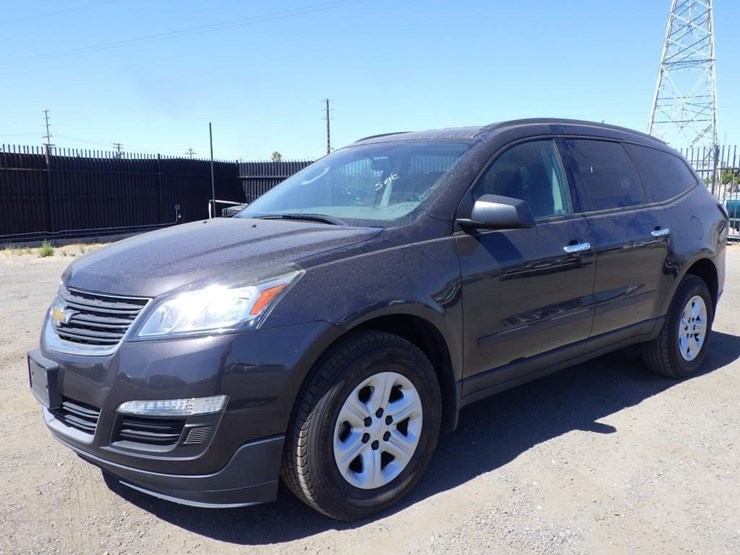 2017-chevrolet-traverse-image-2
