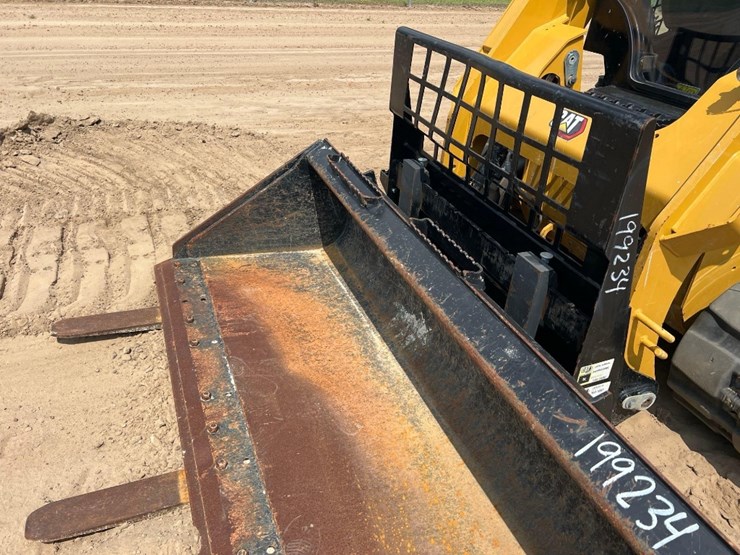 2023-caterpillar-259d3-image-9