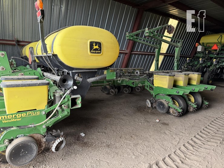 1997-john-deere-1770-image-1