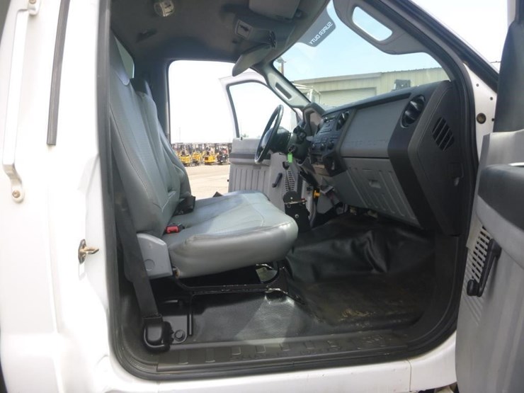 2013-ford-f650-image-15