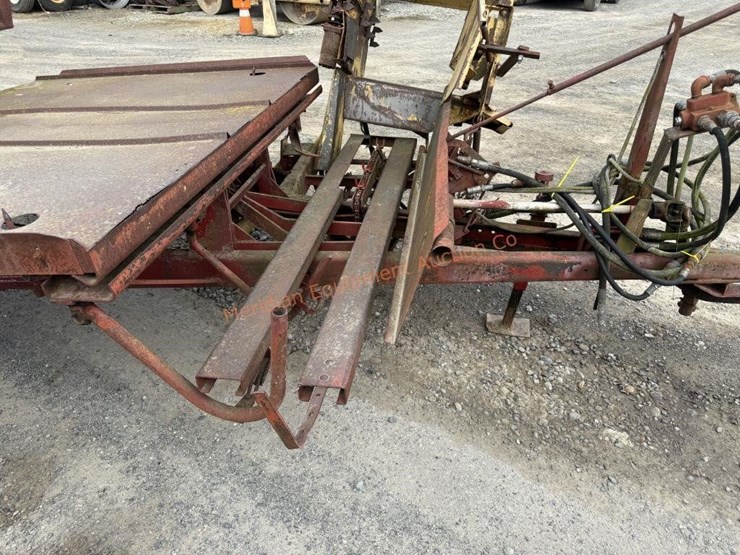 new-holland-1002-image-15
