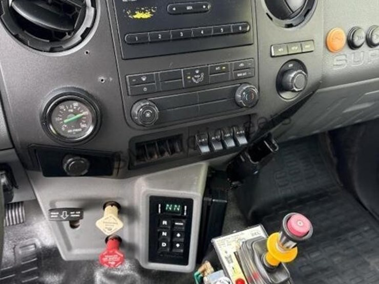 2012-ford-f750-image-27