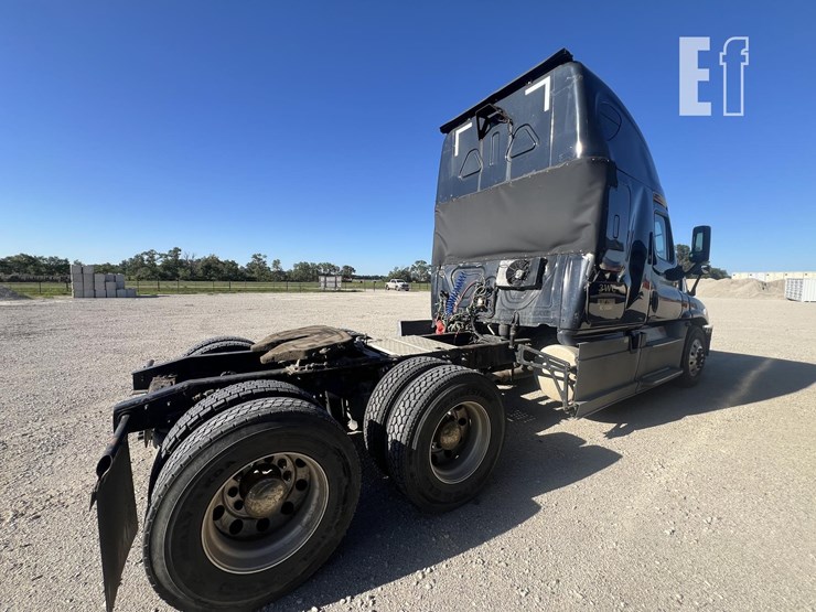 2018-freightliner-cascadia-125-image-5