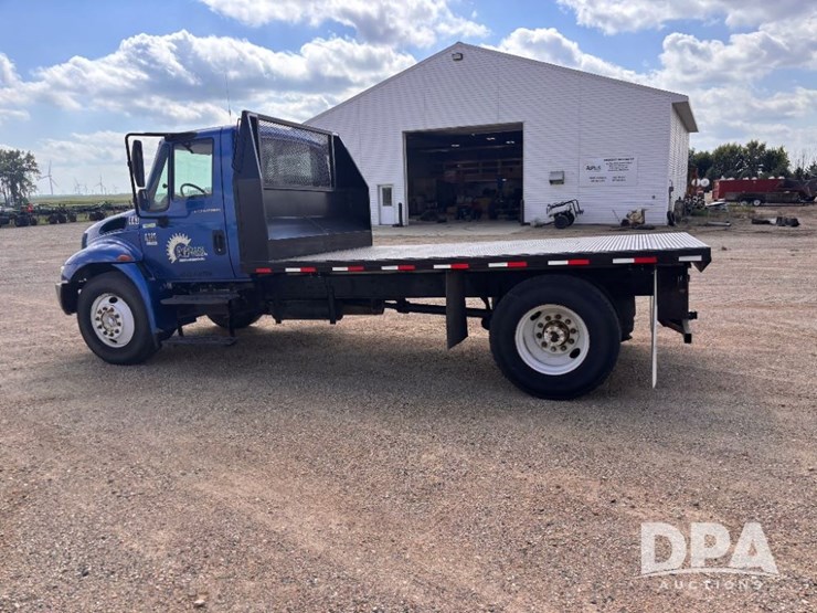 2006-international-durastar-4300-image-11