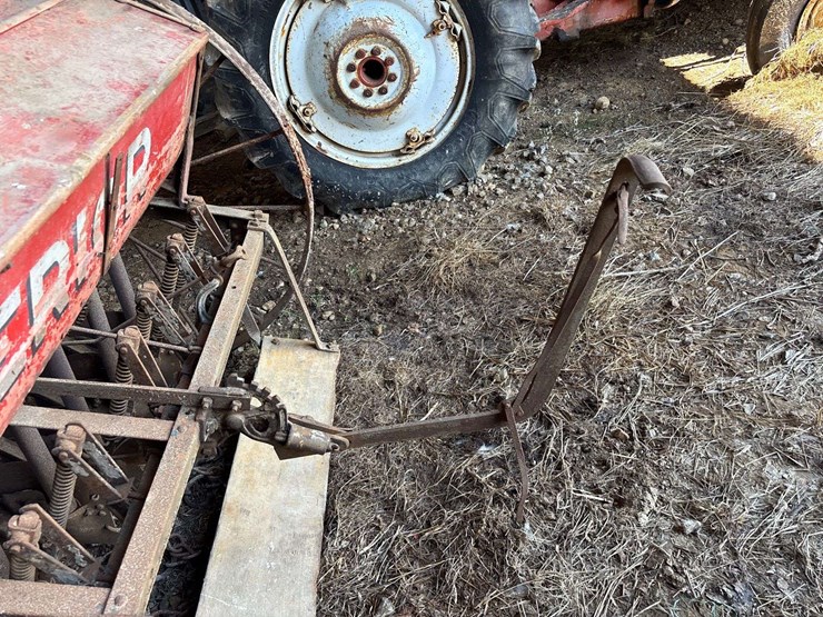 superior-7ft-grain-drill-image-35