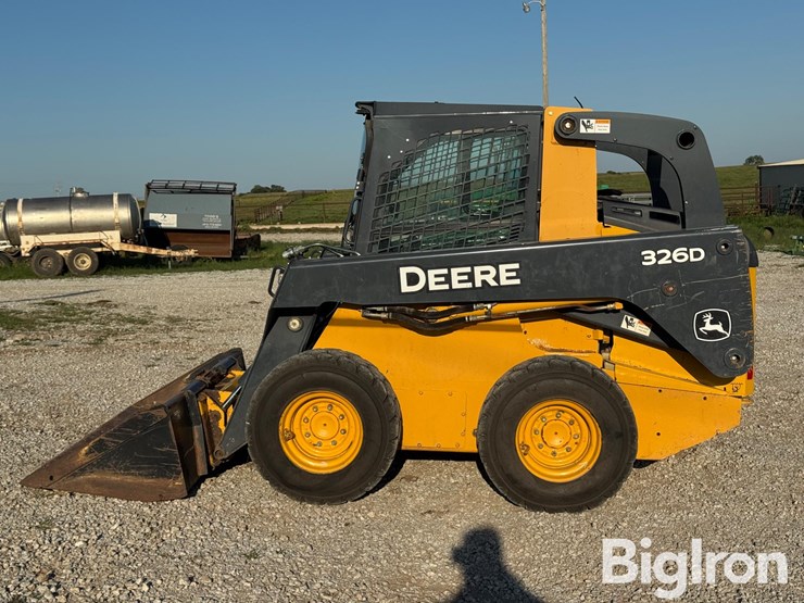 2011-deere-326d-image-8