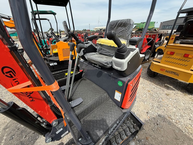 #220-•-#26484-•-unused-cfg-mx15rx-mini-excavator-image-25