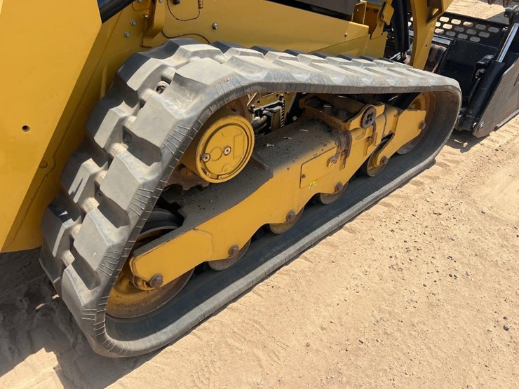 2022-caterpillar-259d3-image-19