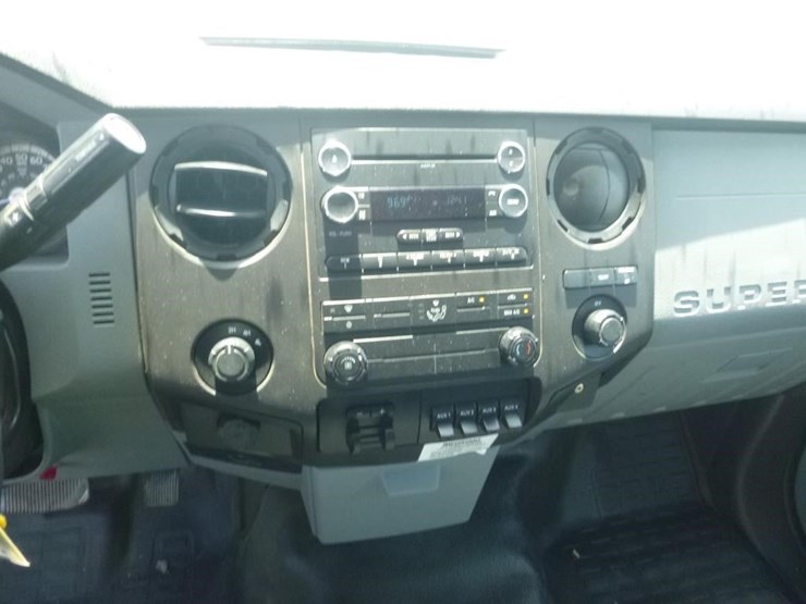 2015-ford-f550-image-22