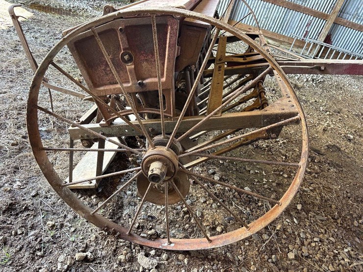 superior-7ft-grain-drill-image-37