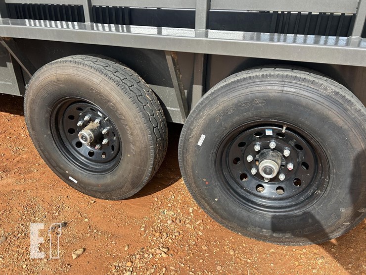2025-east-texas-trailers-28-ft-image-9