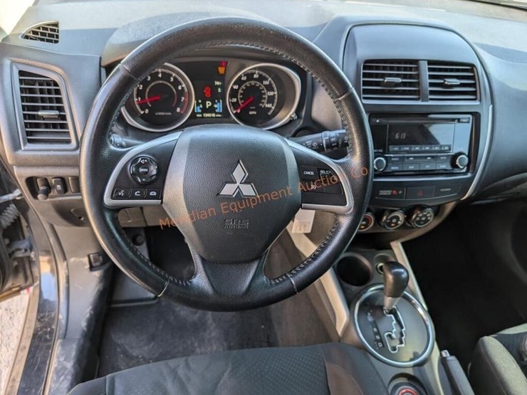 2014-mitsubishi-outlander-image-44