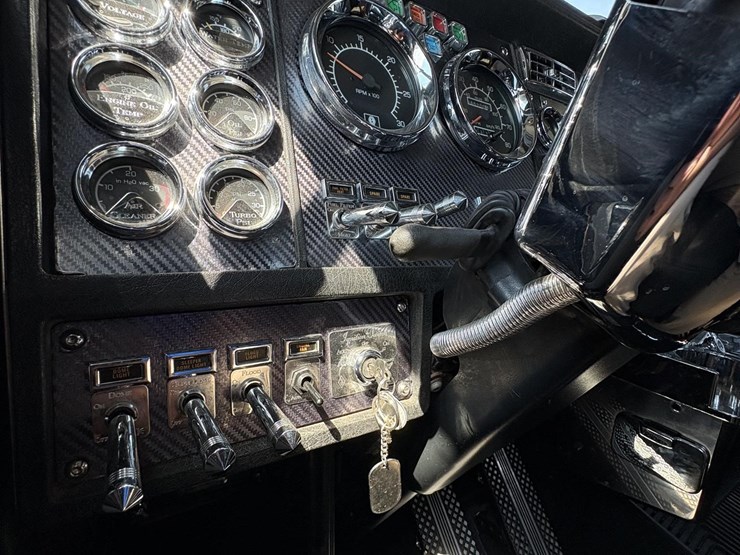 1999-kenworth-w900l-image-14