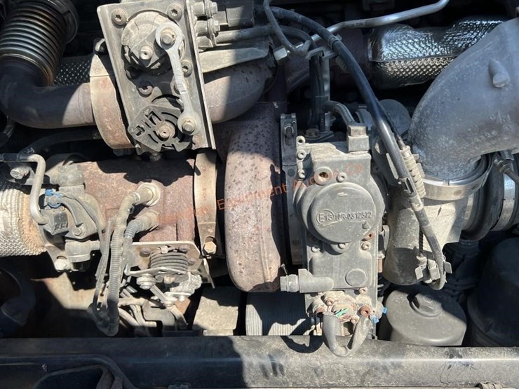 2016-peterbilt-579-image-32