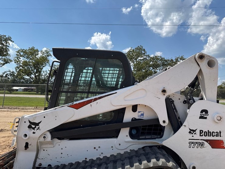 2021-bobcat-t770-image-20