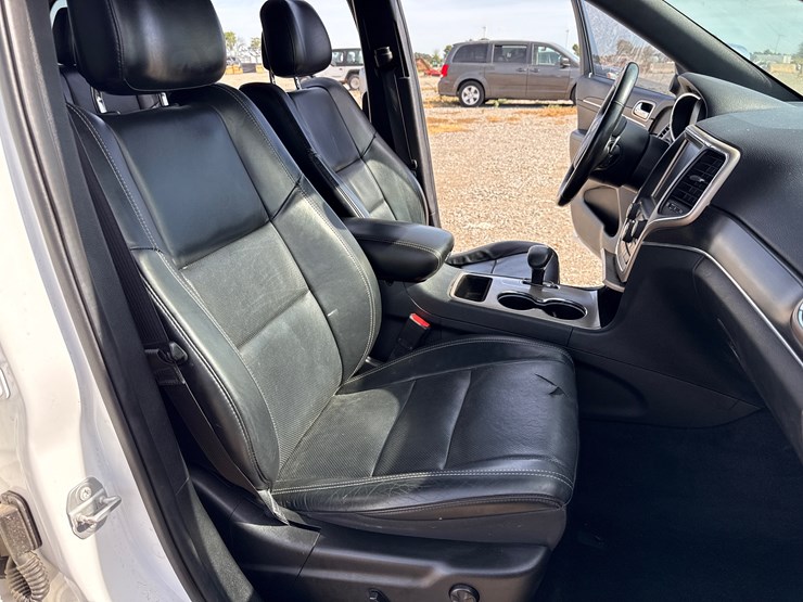 2015-jeep-grand-cherokee-image-24