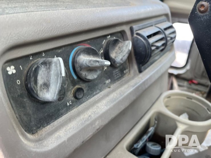 2002-mack-ch613-image-50