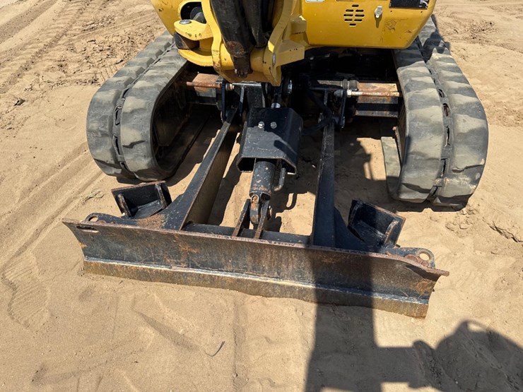 2018-caterpillar-301.7d-image-17
