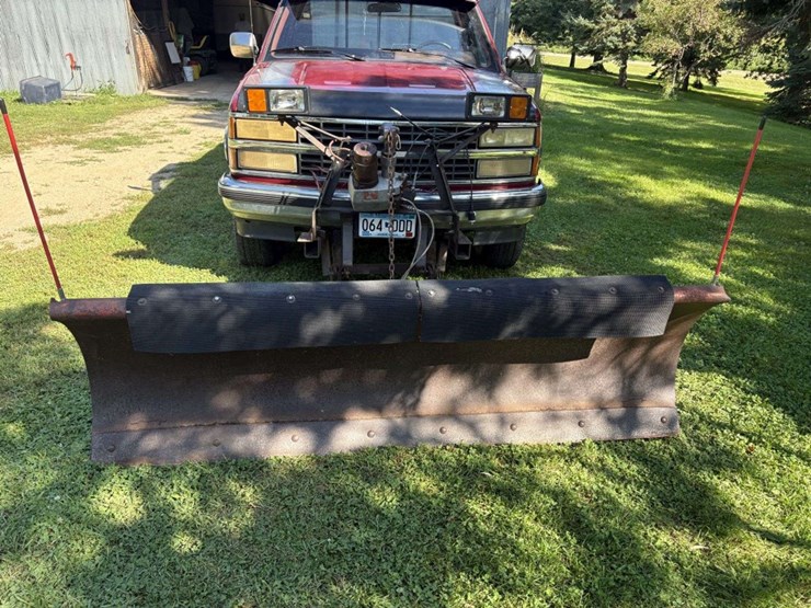1990-chevy-silverado-k1500-4x4,-reg-cab,-8’-box,-245/75r16-tires-on-alloy-rims,-350-v8,-block-heater-image-24