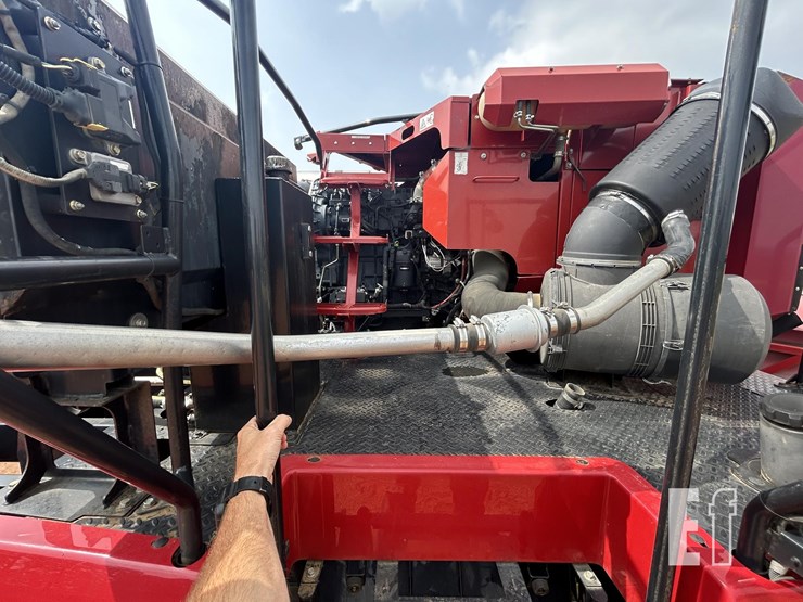 2015-case-ih-8240-image-94