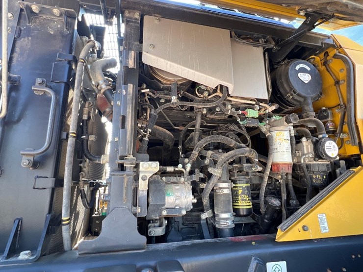 2019-komatsu-wa320-8-image-29