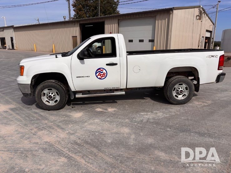 2012-gmc-sierra-2500-image-15