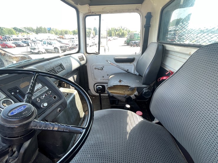 1991-ford-l8000-image-27