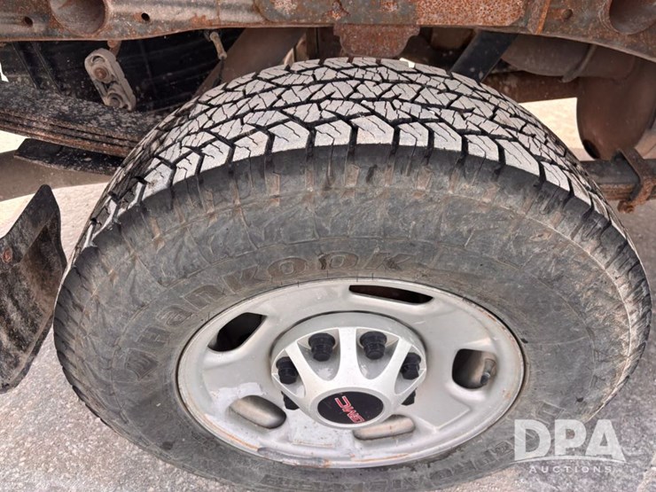 2012-gmc-sierra-2500-image-42