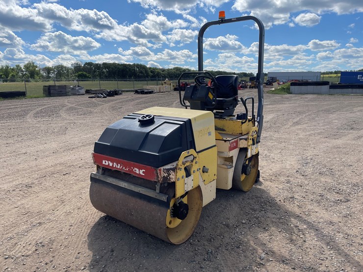 2019-dynapac-cc122-image-1