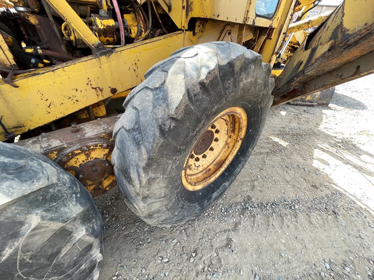 #2010-•-austin-western-road-grader-image-12