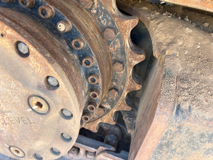 2018-caterpillar-320-image-24