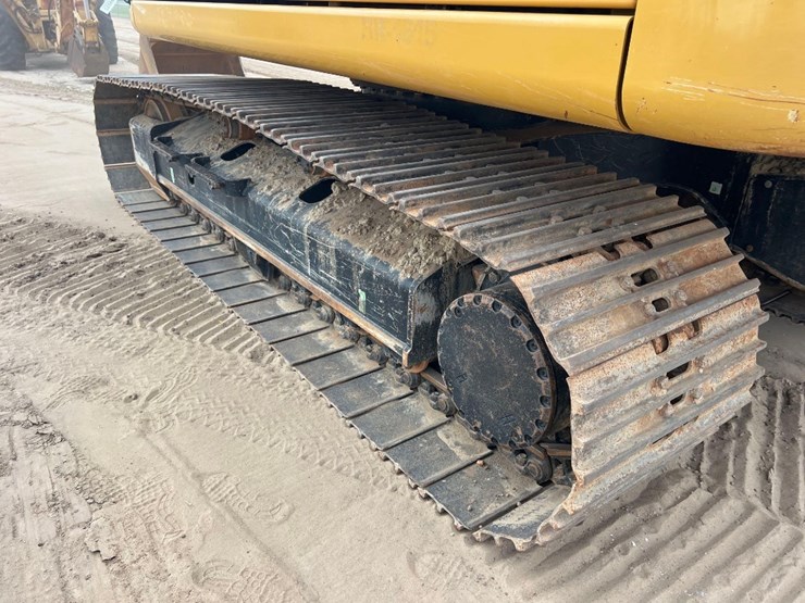 2022-caterpillar-317-image-31