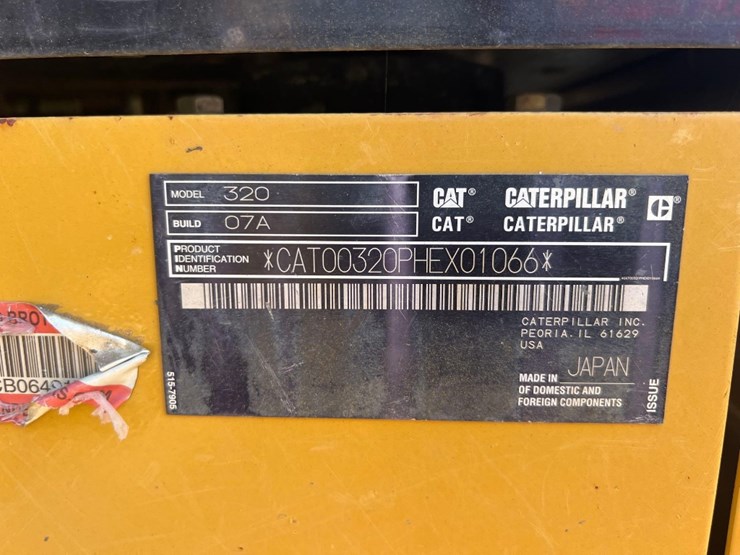 2018-caterpillar-320-image-15