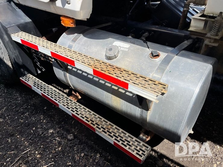 2002-mack-ch613-image-44