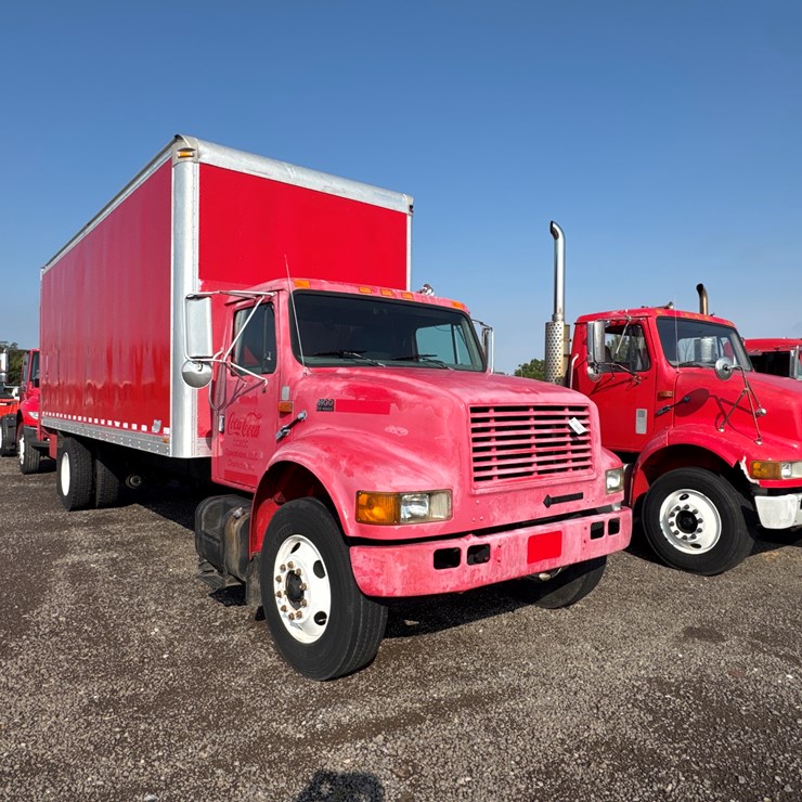 #46 • 1999 INTERNATIONAL A900 BOX TRUCK